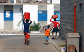 Africains à la recherche d'eau